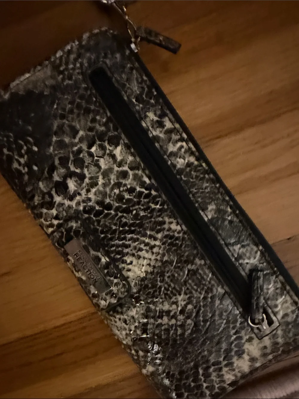 Kenneth Cole Reaction Black & Cream Snake-Print Wristlet Clutch